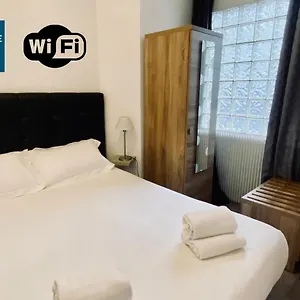 https://nouveau-hyper-centre-de-vichy-t1-bis-charmant.hotels-rhonealpes.com