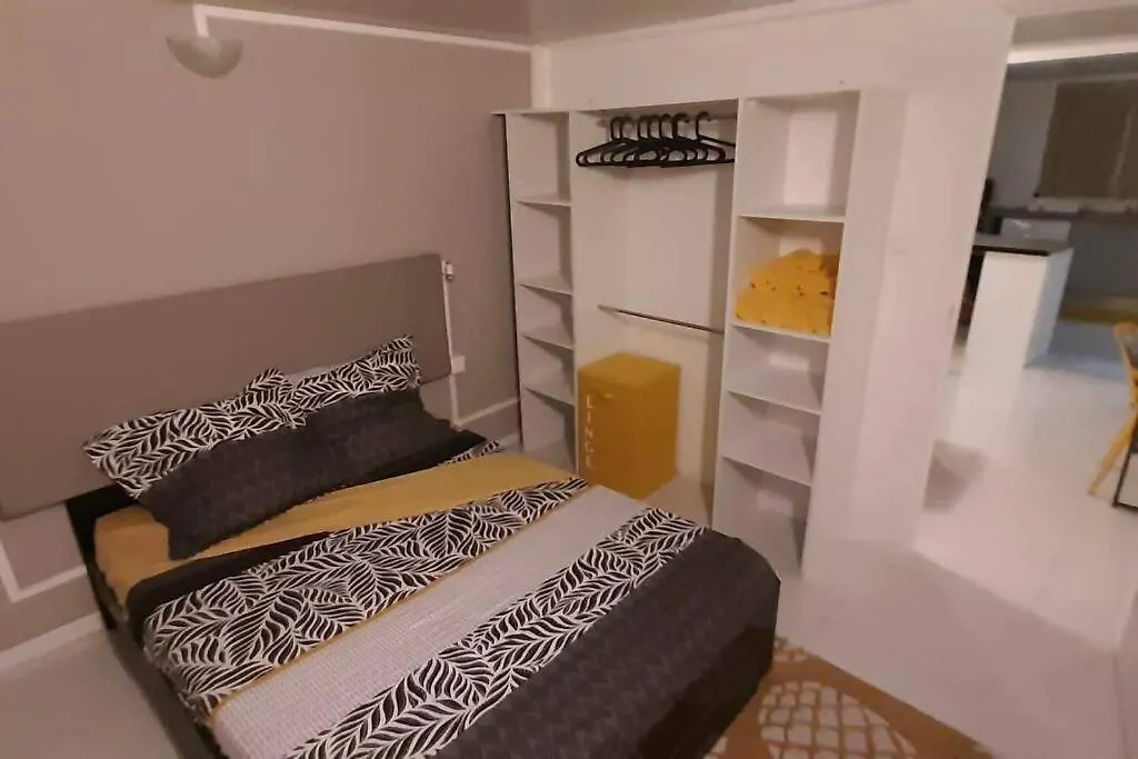Sunshine Appartement 1 Chambre Fort-de-France Apartment